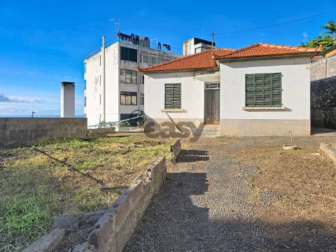 Moradia para Restaurar T3 Venda em Funchal (Santa Luzia),Funchal