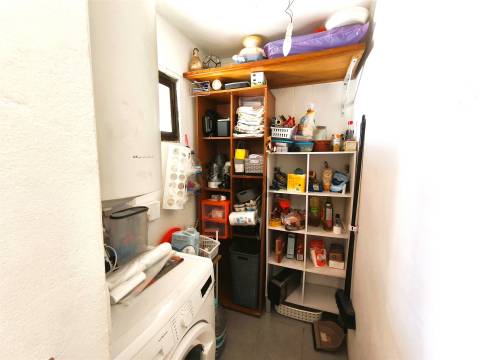 2 Habitações, Anexo e 1200 m² de terreno na Aldeia dos Bicos