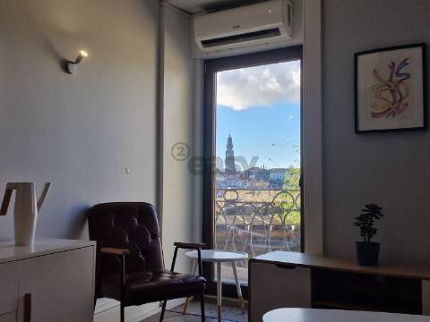 APARTAMENTO T1 COM LOGRADOURO DE 78M2