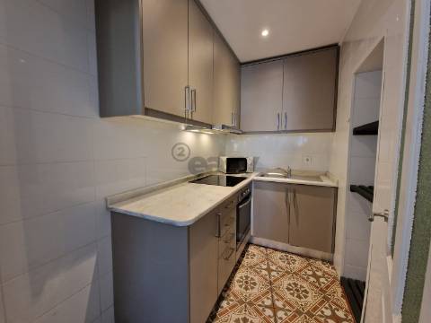 APARTAMENTO T1 COM LOGRADOURO DE 78M2