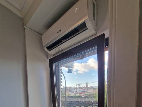 APARTAMENTO T1 COM LOGRADOURO DE 78M2