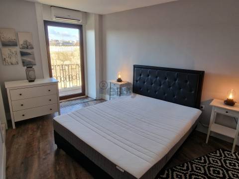 APARTAMENTO T1 COM LOGRADOURO DE 78M2