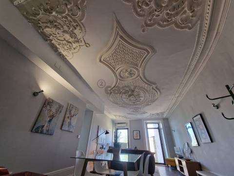 APARTAMENTO T1 COM LOGRADOURO DE 78M2