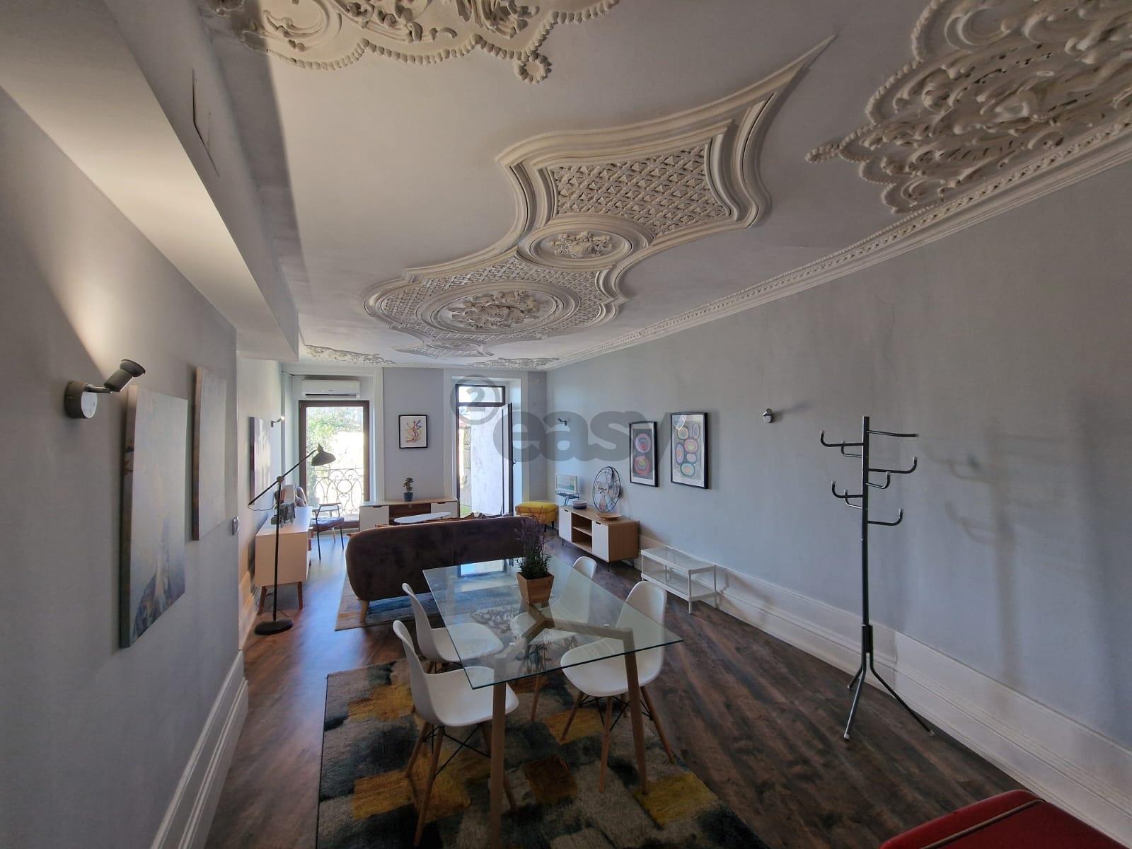 APARTAMENTO T1 COM LOGRADOURO DE 78M2