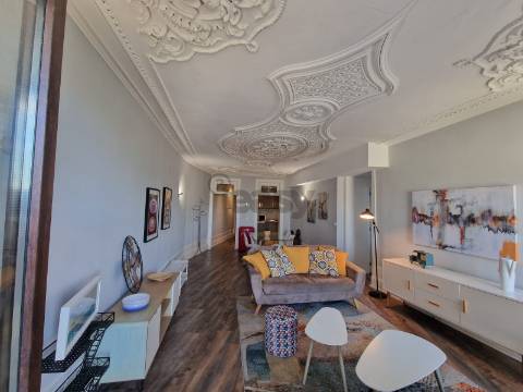 APARTAMENTO T1 COM LOGRADOURO DE 78M2