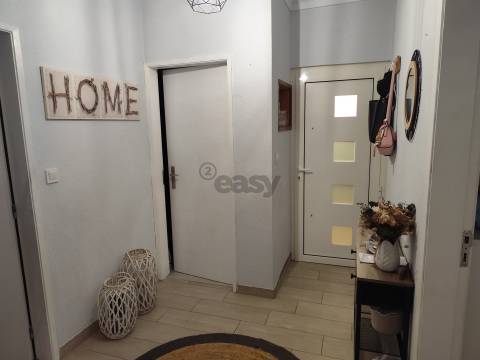 Moradia T2 com logradouro, anexo, terraço e garagem, Castro Verde