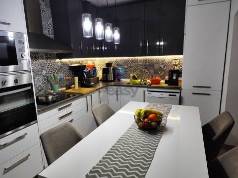 Moradia T2 com logradouro, anexo, terraço e garagem, Castro Verde