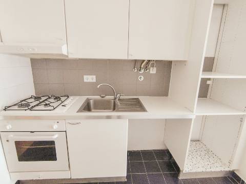 T2 na Graça arrendado por 825€/mes por mais 1 ano