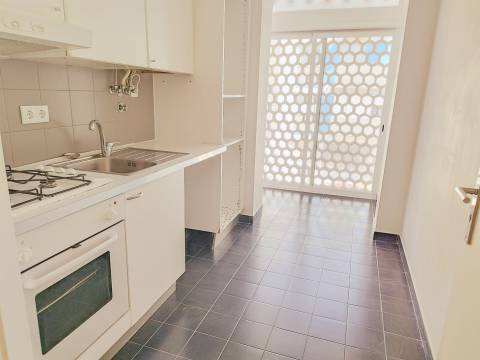 T2 na Graça arrendado por 825€/mes por mais 1 ano