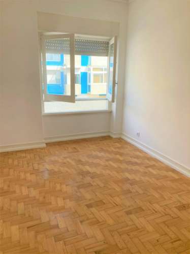 T2 na Graça arrendado por 825€/mes por mais 1 ano