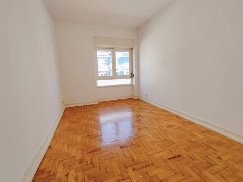 T2 na Graça arrendado por 825€/mes por mais 1 ano