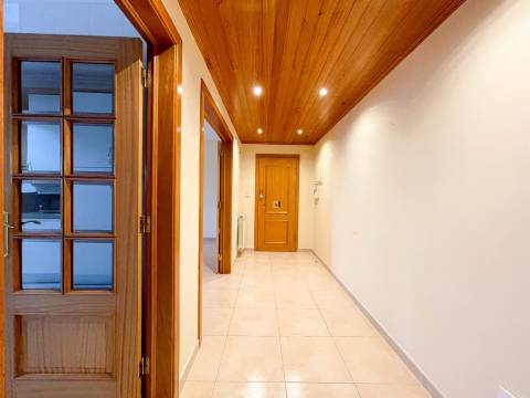 Apartamento T2 para Arrendamento com estacionamento na Quinta da Piedade – 2.ª Fase | Póvoa de Santa