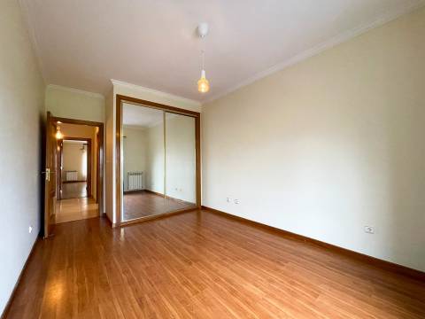 Apartamento T2 para Arrendamento com estacionamento na Quinta da Piedade – 2.ª Fase | Póvoa de Santa