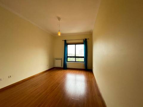 Apartamento T2 para Arrendamento com estacionamento na Quinta da Piedade – 2.ª Fase | Póvoa de Santa