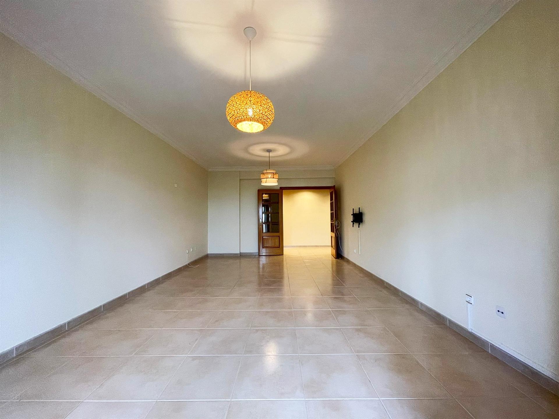 Apartamento T2 para Arrendamento com estacionamento na Quinta da Piedade – 2.ª Fase | Póvoa de Santa