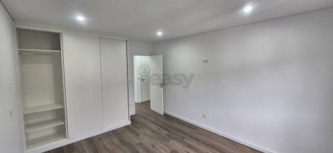 T2 no Olival Basto remodelado a 10 minutos do metro