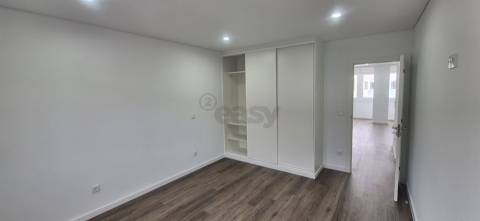 T2 no Olival Basto remodelado a 10 minutos do metro