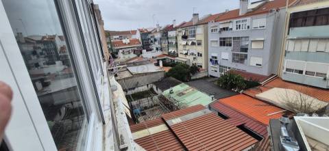 T2 no Olival Basto remodelado a 10 minutos do metro