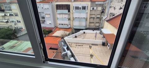 T2 no Olival Basto remodelado a 10 minutos do metro