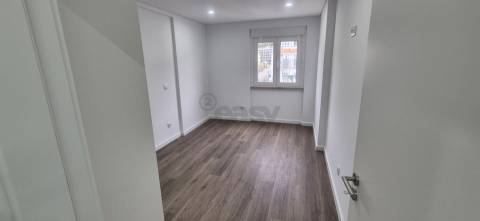 T2 no Olival Basto remodelado a 10 minutos do metro