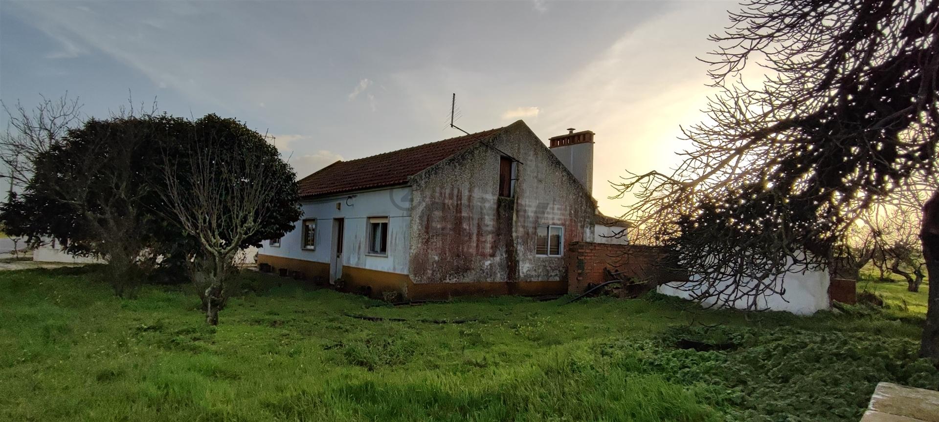 Moradia T3,  para Venda, Rua dos Guerreiros em Taipadas - Canha
