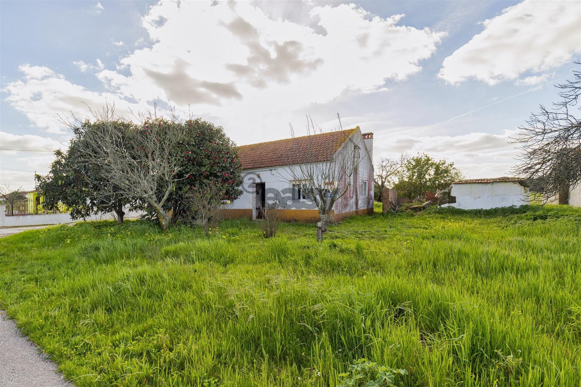 Moradia T3+1,  para Venda, rua dos Guerreiros em Taipadas - Canha