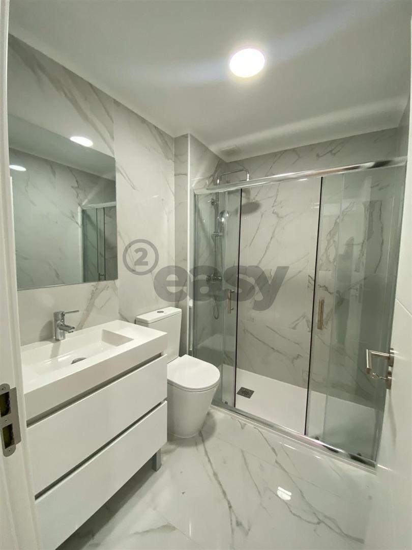 Oportunidade T2 Remodelado São Brás Oferta da Escritura