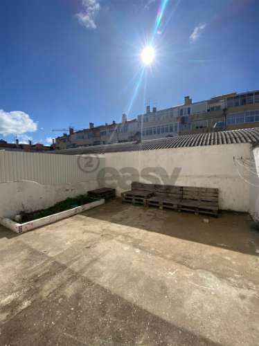 T2 Remodelado com Logradouro -  Oferta Escritura