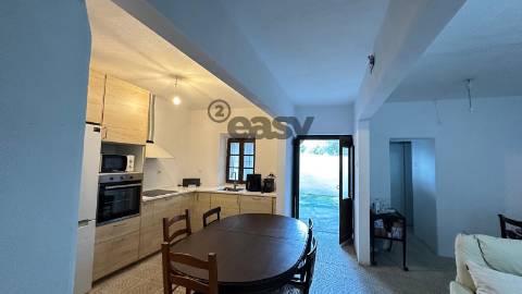 Moradia T2+2 remodelada com quintal no centro de Portel 127.500€