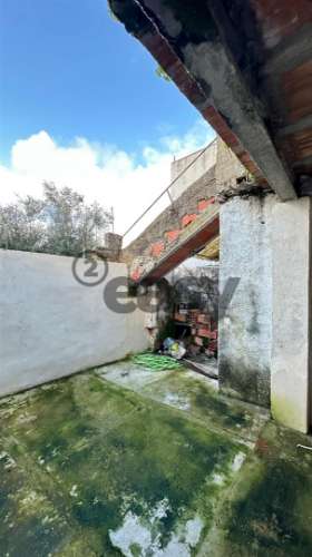 Moradia T2+2 remodelada com quintal no centro de Portel 127.500€