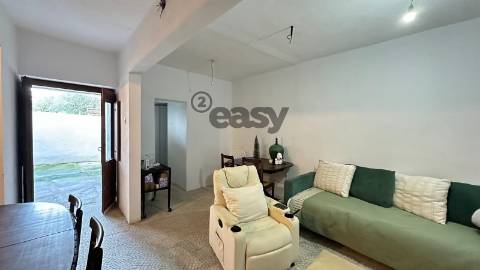 Moradia T2+2 remodelada com quintal no centro de Portel 127.500€