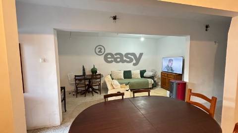 Moradia T2+2 remodelada com quintal no centro de Portel 127.500€