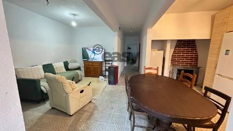 Moradia T2+2 remodelada com quintal no centro de Portel 127.500€