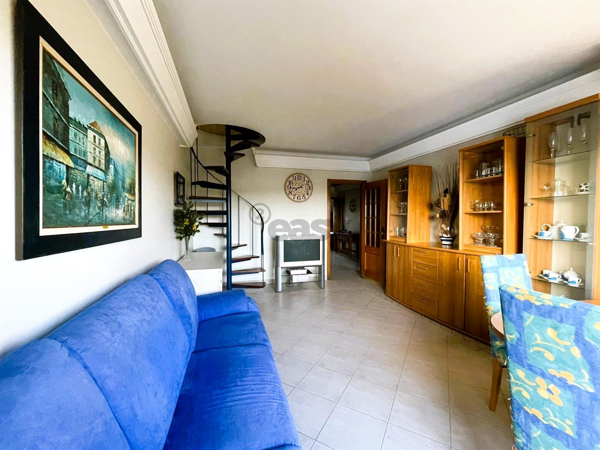 T2+1 luminoso com elevador em Tercena - Oeiras