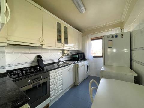 T2+1 luminoso com elevador em Tercena - Oeiras