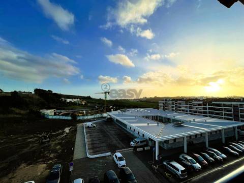 T2+1 luminoso com elevador em Tercena - Oeiras