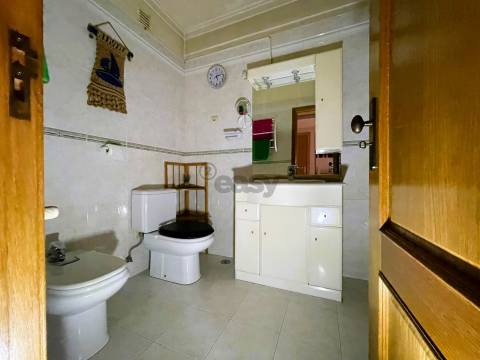 T2+1 luminoso com elevador em Tercena - Oeiras