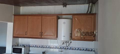 Moradia T1 + 1, Mobilada, Equipada e Terreno