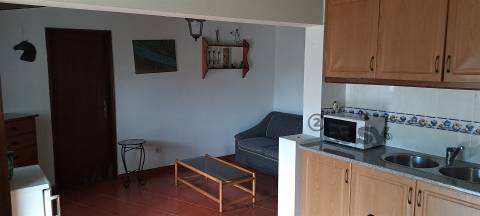 Moradia T1 + 1, Mobilada, Equipada e Terreno