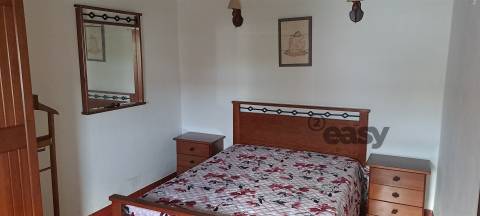 Moradia T1 + 1, Mobilada, Equipada e Terreno