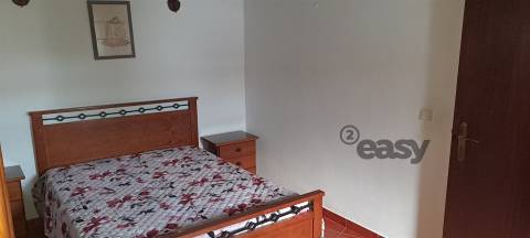 Moradia T1 + 1, Mobilada, Equipada e Terreno