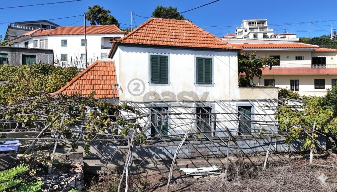 Moradia independente à venda em caminho dos Moinhos, Calheta