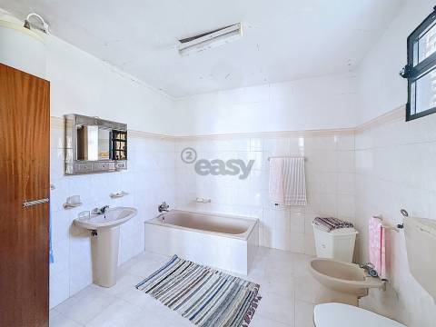 Moradia independente à venda em caminho dos Moinhos, Calheta