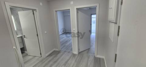 T2 em Oeiras com 2wcs e arrecadação