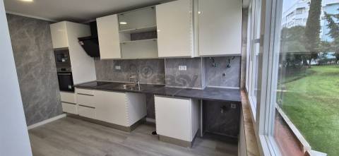 T2 em Oeiras com 2wcs e arrecadação