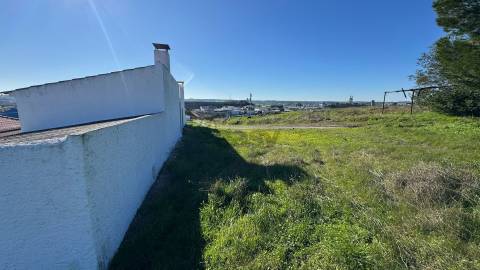 Terreno Urbano com 450m2, Aldeia do Corvo, Castro Verde