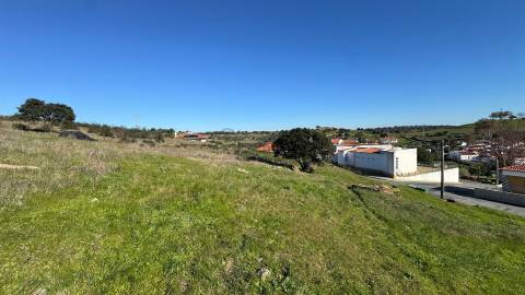Terreno Urbano com 450m2 na Aldeia do Corvo, Castro Verde