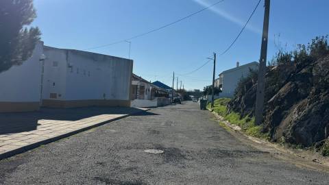 Terreno Urbano com 450m2 na Aldeia do Corvo, Castro Verde