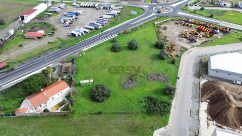 Terreno rústico com 5.980 m² junto ao Parque de Empresas de Ferreira do Alentejo