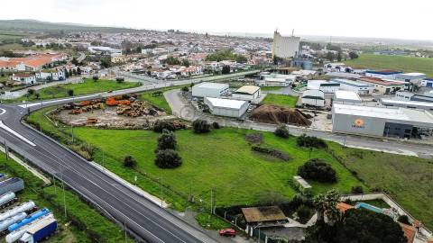 Terreno rústico com 5.980 m² junto ao Parque de Empresas de Ferreira do Alentejo